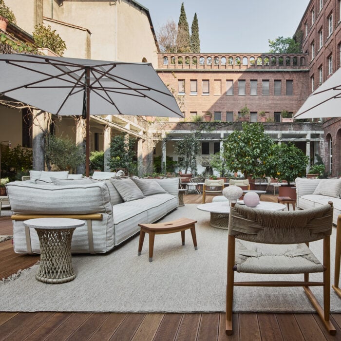 Camelot Outdoor Sofa - Image 2