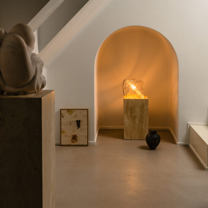 Neverending Glory Table Lamp - Image 3