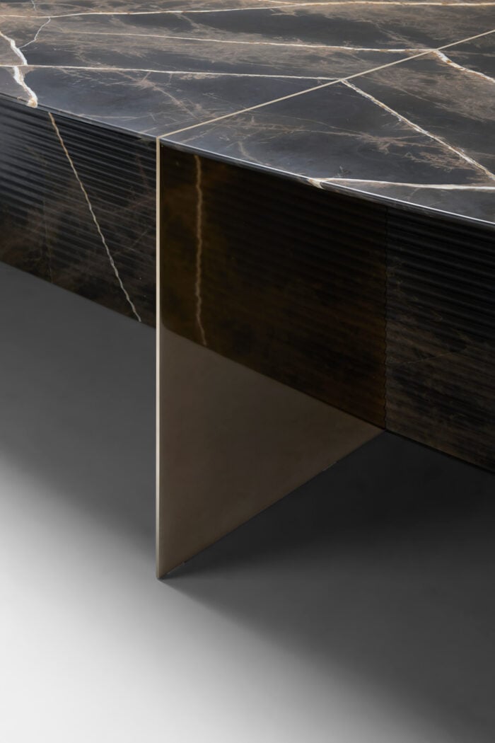 Aves Table - Image 3