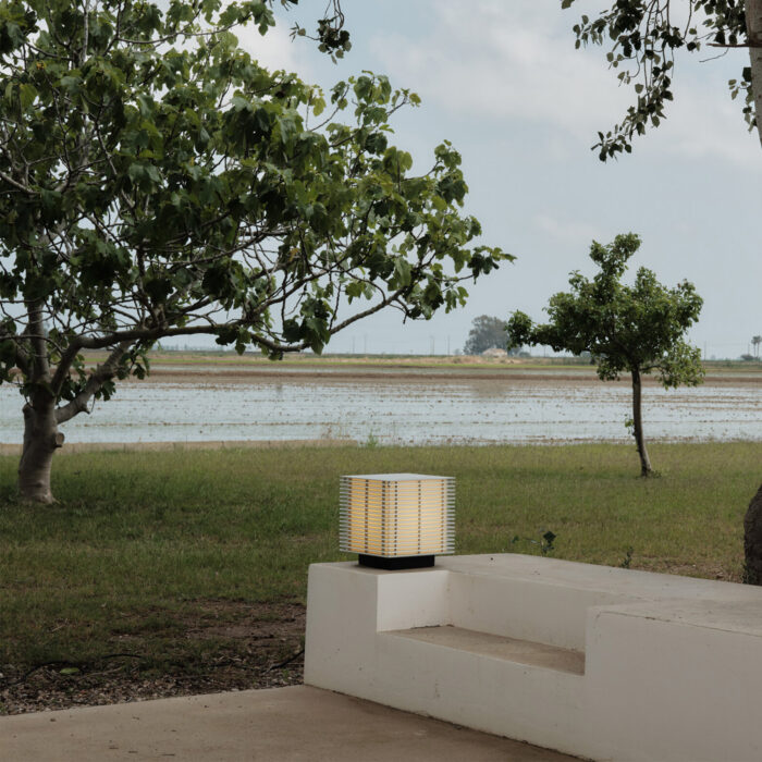 Shiro Outdoor Floor Lamp - Image 4